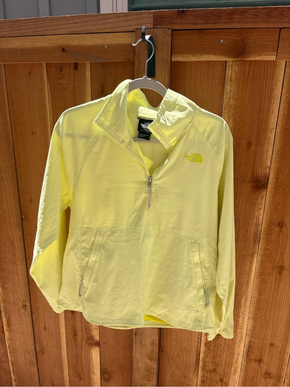 The North Face Women’s Yellow 1/4 Zip Lightweight Pullover Jacket Size M